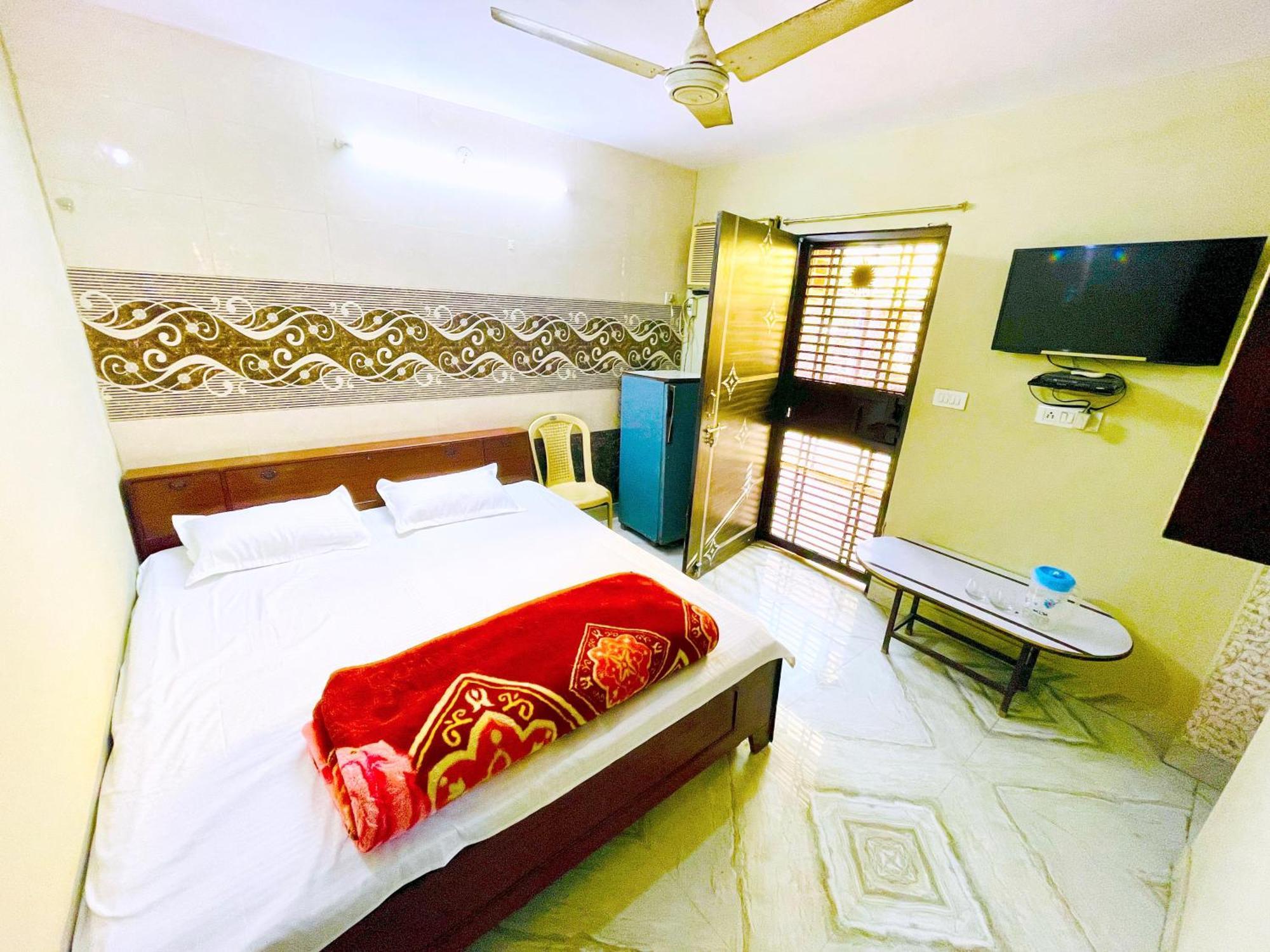 Aman Residency Hotel *